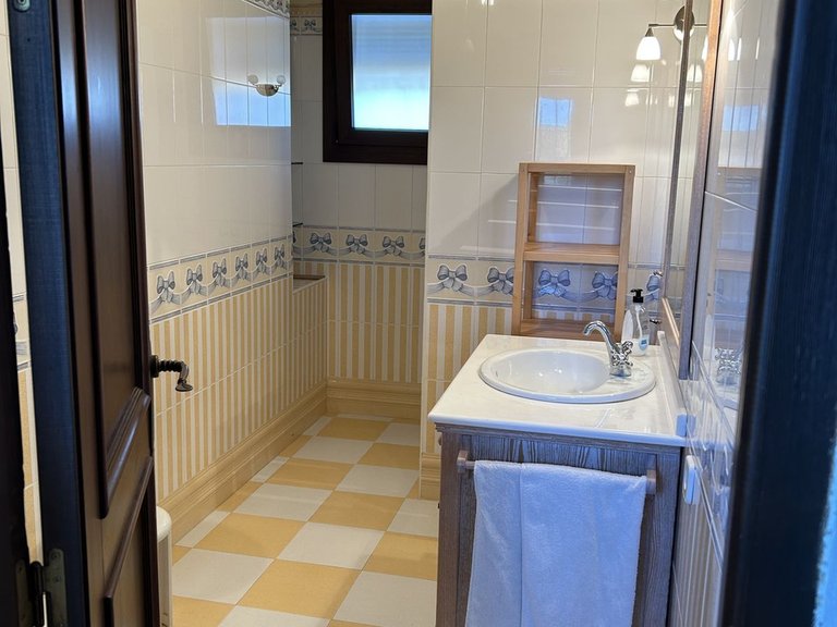 Villa for Sale in New Golden Mile, Malaga 14