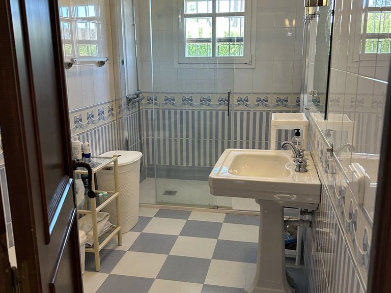 Villa for Sale in New Golden Mile, Malaga 15