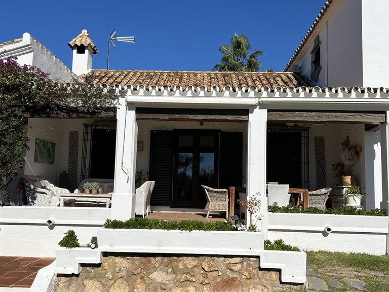 Villa for Sale in New Golden Mile, Malaga 2