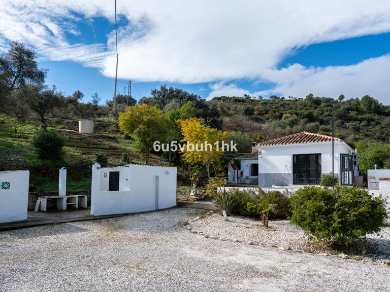 Villa for Sale in Alhaurín El Grande, Malaga 12