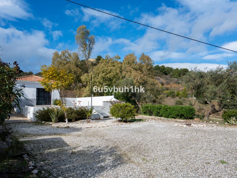 Villa for Sale in Alhaurín El Grande, Malaga 15