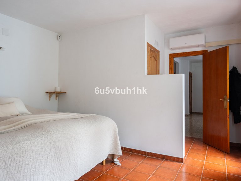 Villa for Sale in Alhaurín El Grande, Malaga 32