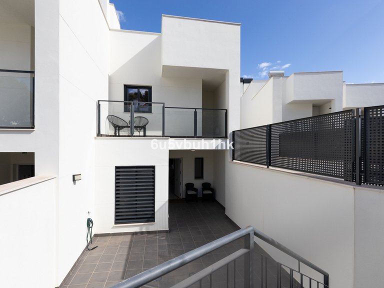 Villa for Sale in Benalmadena Costa, Malaga 1