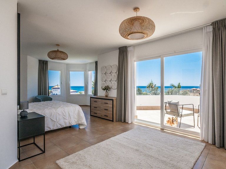 Villa for Sale in Estepona, Malaga 12