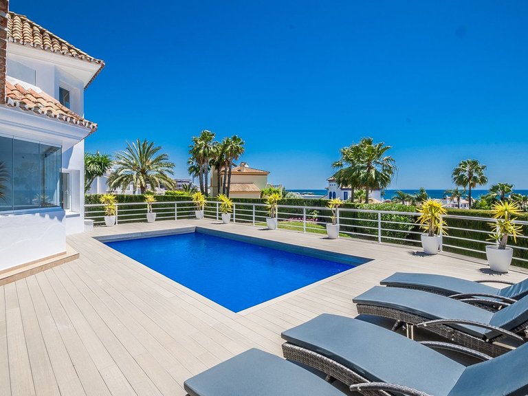 Villa for Sale in Estepona, Malaga 3