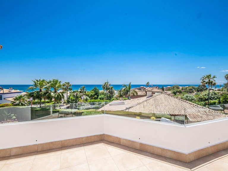 Villa for Sale in Estepona, Malaga 31