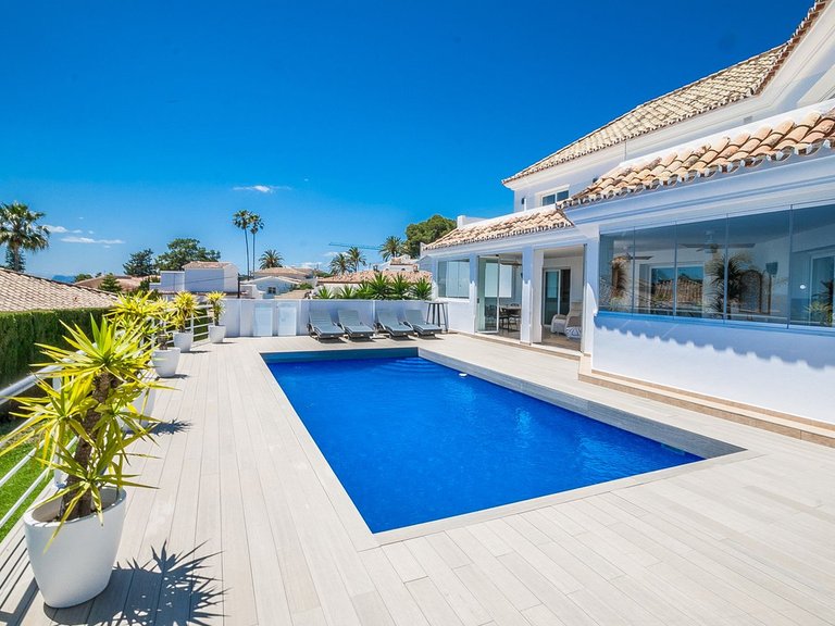 Villa for Sale in Estepona, Malaga 32