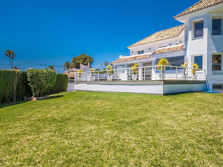 Villa for Sale in Estepona, Malaga 33