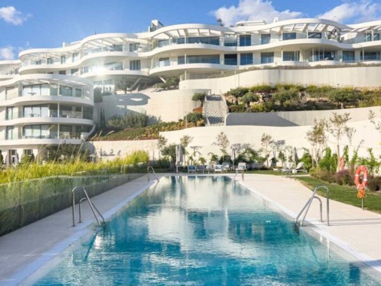 Penthouse for Sale in Costa del Sol Benahavís, Malaga 1