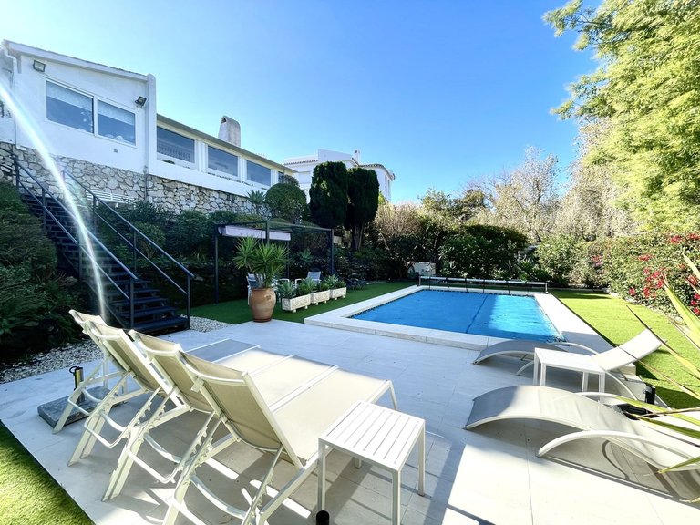 Villa for Sale in Cerros Del Aguila, Malaga 1