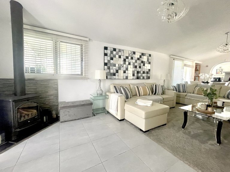 Villa for Sale in Cerros Del Aguila, Malaga 31