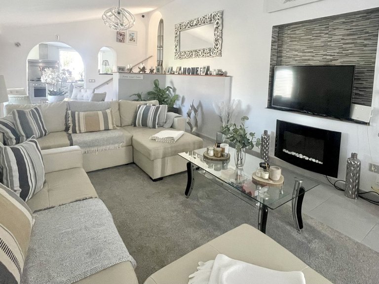 Villa for Sale in Cerros Del Aguila, Malaga 42