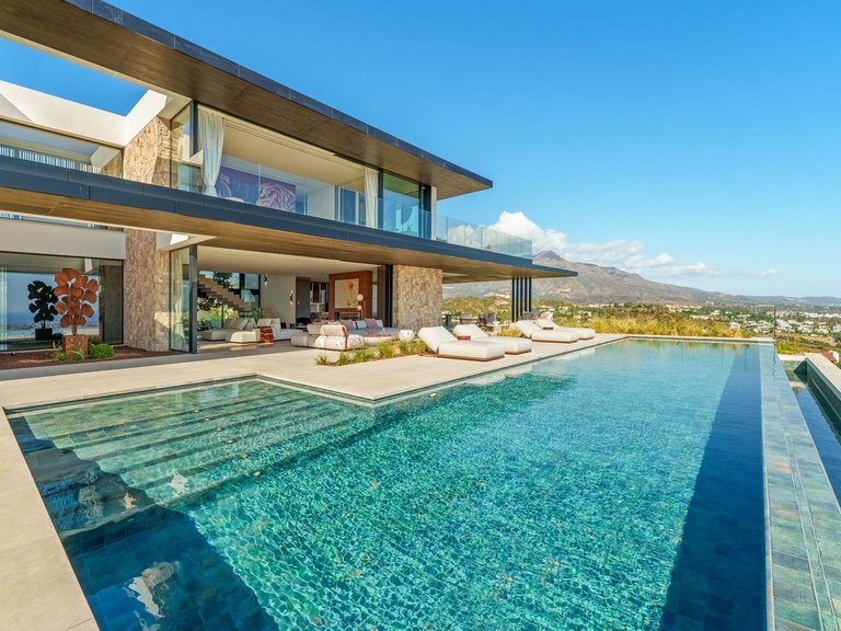 Villa for Sale in Benahavís, Malaga 34