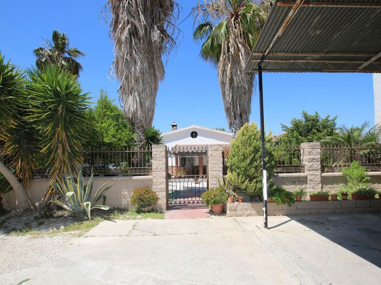 Commercial for Sale in Alhaurín El Grande, Malaga 11