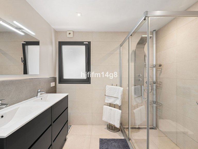Villa for Sale in Nueva Andalucía, Malaga 11