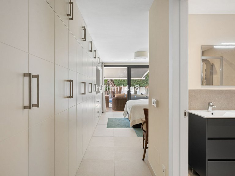 Villa for Sale in Nueva Andalucía, Malaga 12