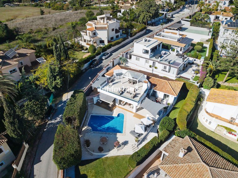 Villa for Sale in Nueva Andalucía, Malaga 20