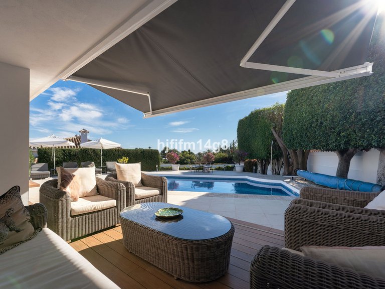 Villa for Sale in Nueva Andalucía, Malaga 22