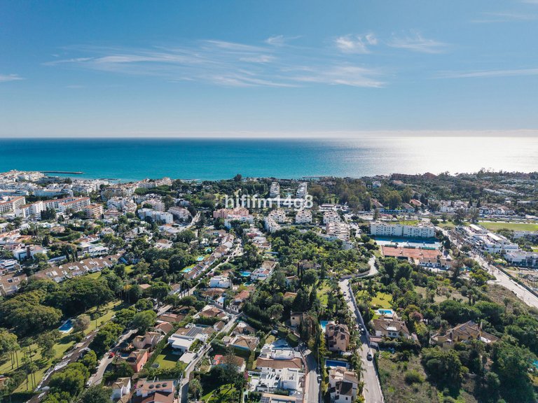 Villa for Sale in Nueva Andalucía, Malaga 32