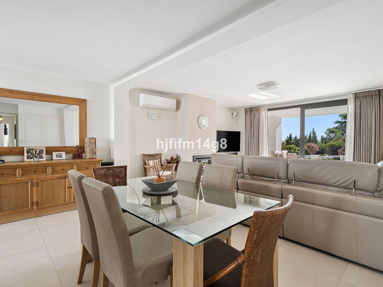Villa for Sale in Nueva Andalucía, Malaga 6