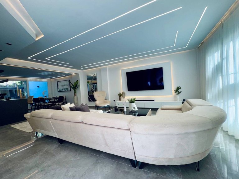 Villa for Sale in Marbella, Malaga 1
