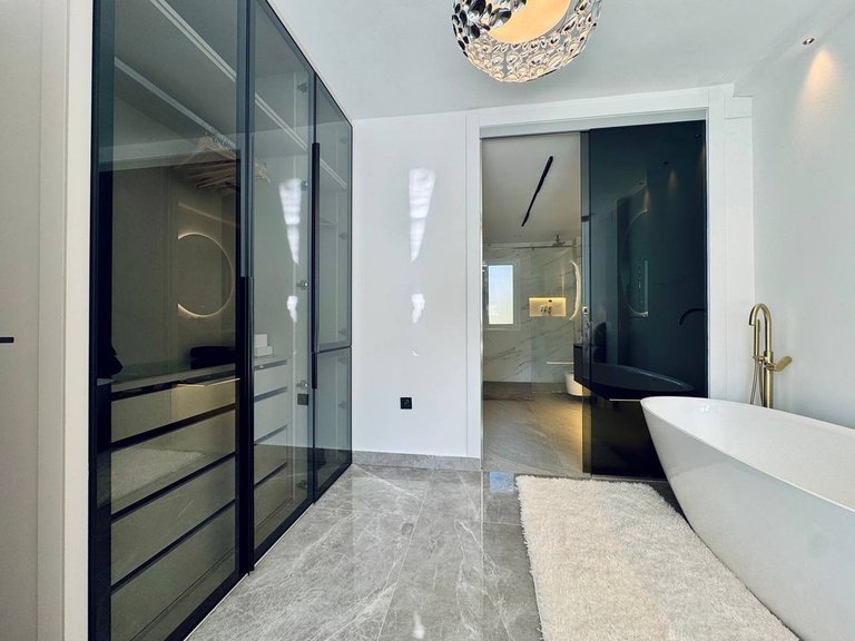 Villa for Sale in Marbella, Malaga 25