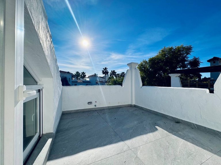 Villa for Sale in Marbella, Malaga 34