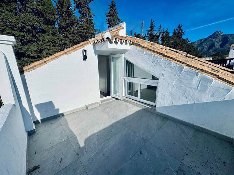 Villa for Sale in Marbella, Malaga 35