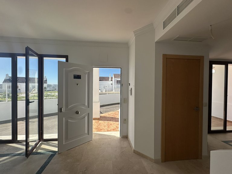 Villa for Sale in Doña Julia, Malaga 15