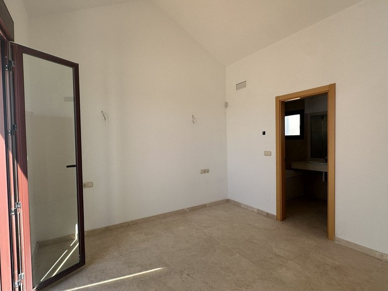 Villa for Sale in Doña Julia, Malaga 43