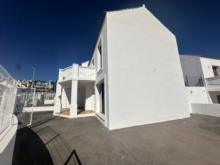 Villa for Sale in Doña Julia, Malaga 7