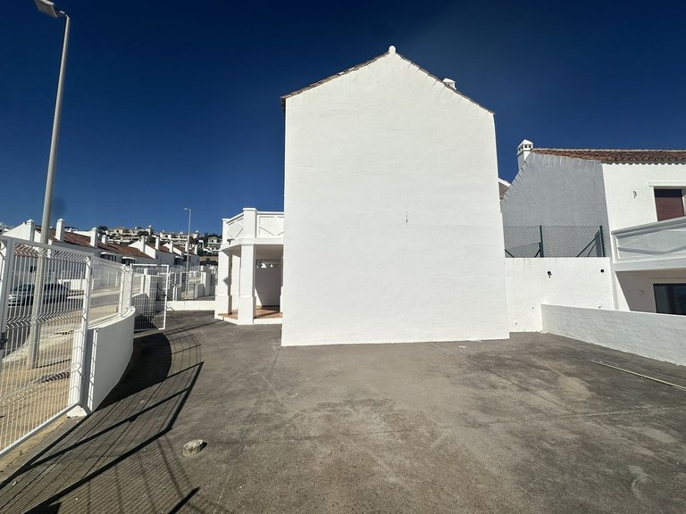 Villa for Sale in Doña Julia, Malaga 8