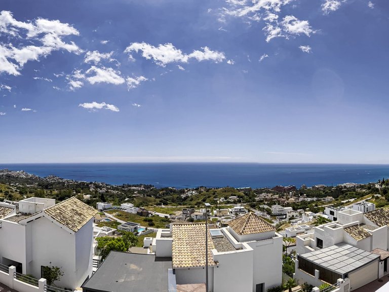 Apartment for Sale in Benalmadena, Malaga 1