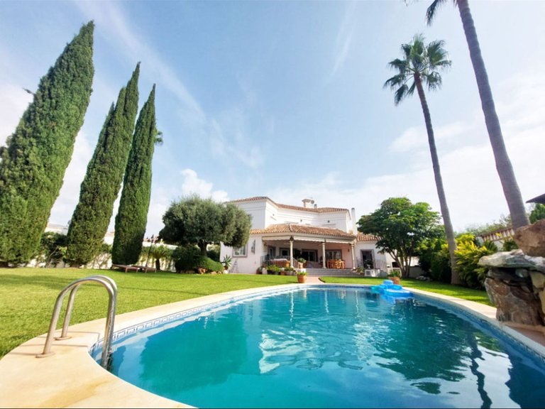 Villa for Sale in Benalmadena Costa, Malaga 38
