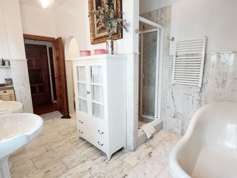 Villa for Sale in Benalmadena Costa, Malaga 9