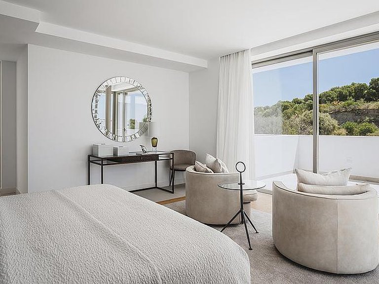 Town House for Sale in New Golden Mile, Malaga 10