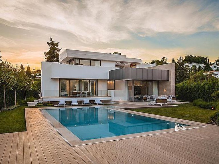 Town House for Sale in New Golden Mile, Malaga 2