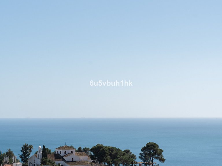 Villa for Sale in Benalmadena Pueblo, Malaga 11