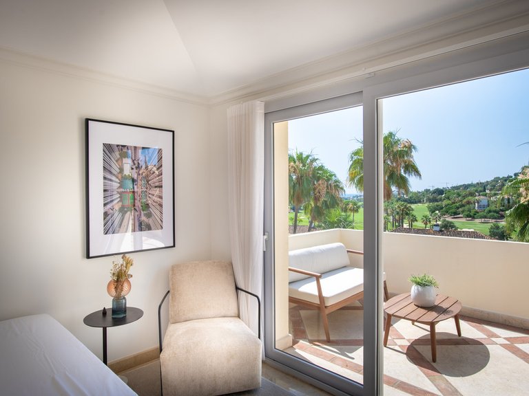 Apartment for Sale in Nueva Andalucía, Malaga 17