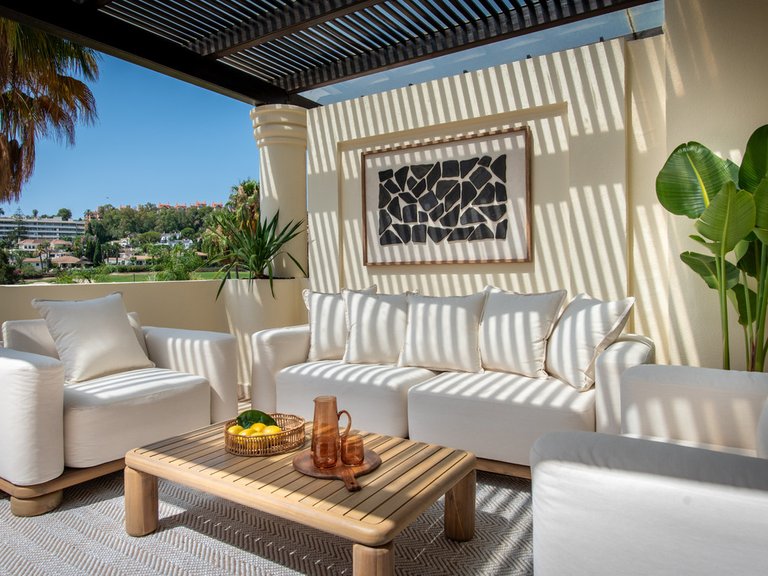 Apartment for Sale in Nueva Andalucía, Malaga 19