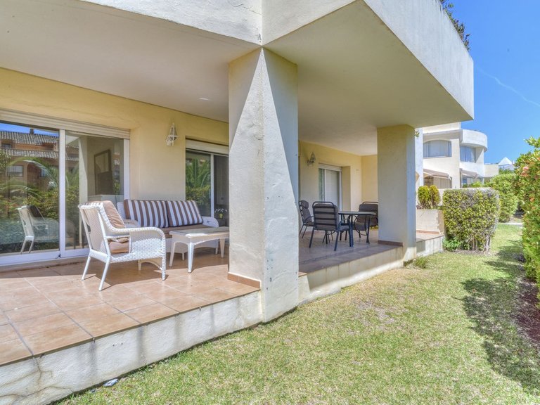 Apartment for Sale in Bahía De Marbella, Malaga 1