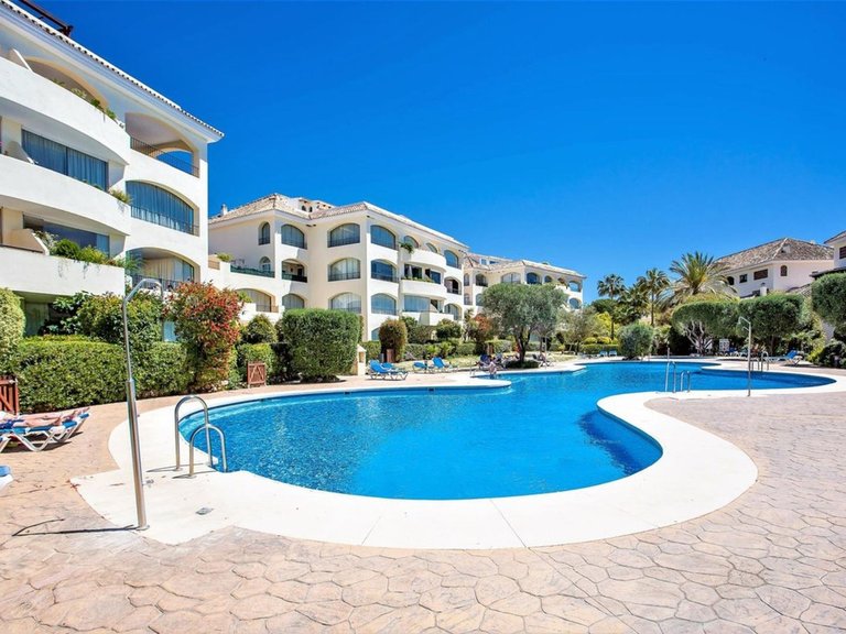 Apartment for Sale in Bahía De Marbella, Malaga 12