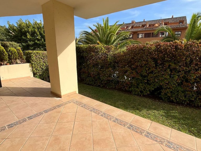 Apartment for Sale in Bahía De Marbella, Malaga 31