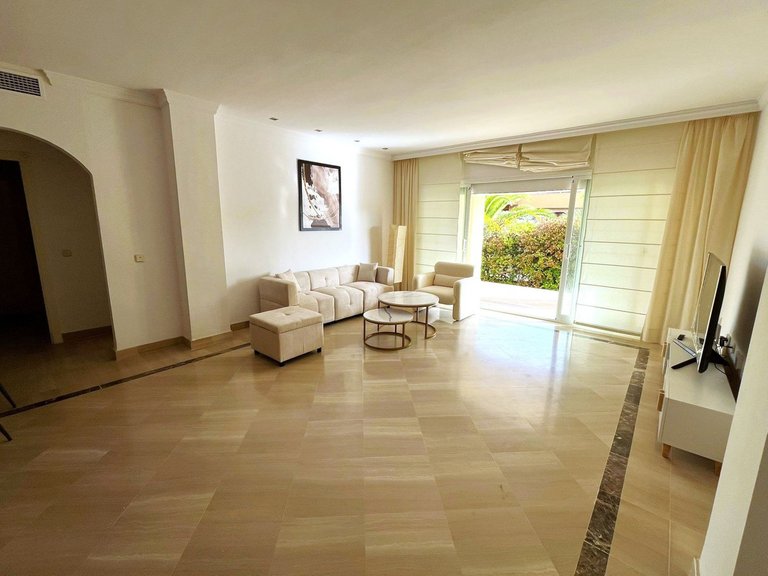 Apartment for Sale in Bahía De Marbella, Malaga 4