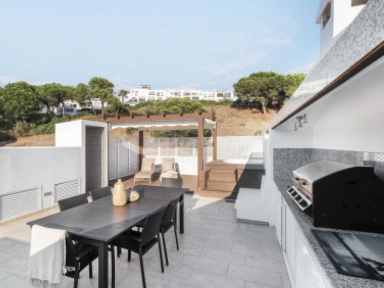 Apartment for Sale in La Quinta, Malaga 11