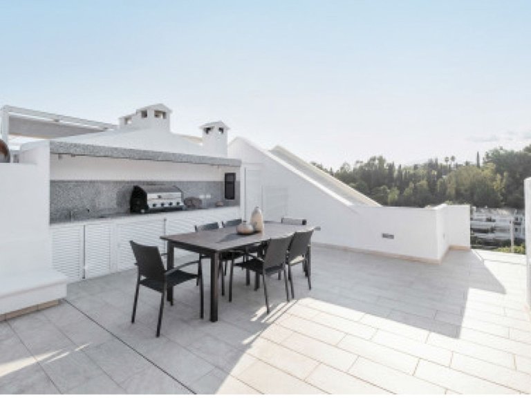 Apartment for Sale in La Quinta, Malaga 17