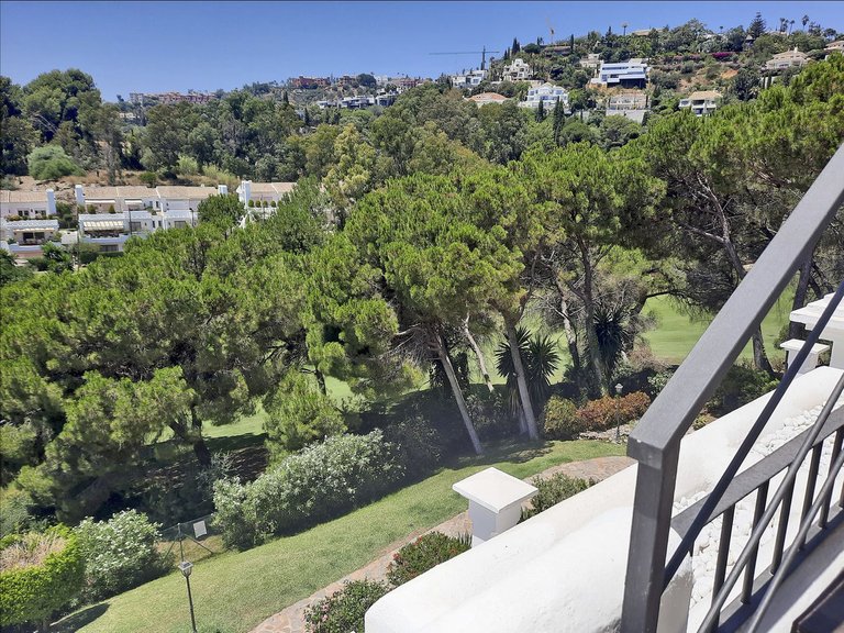 Apartment for Sale in La Quinta, Malaga 35