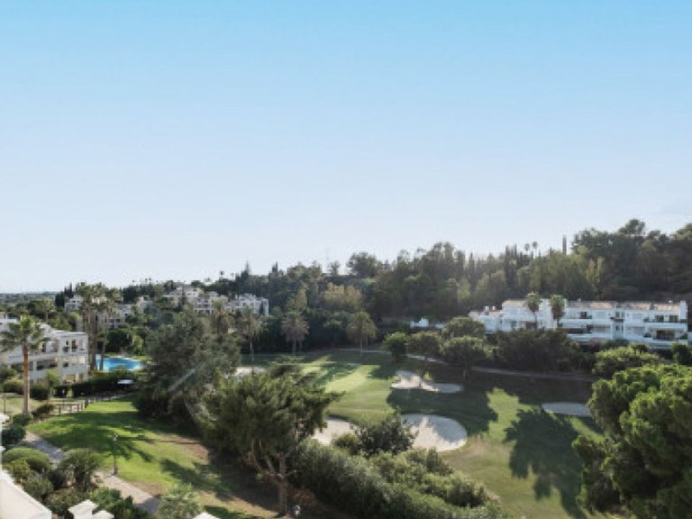 Apartment for Sale in La Quinta, Malaga 7