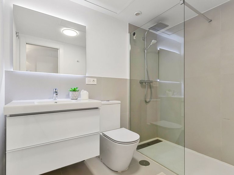 Apartment for Sale in Benalmadena Costa, Malaga 18