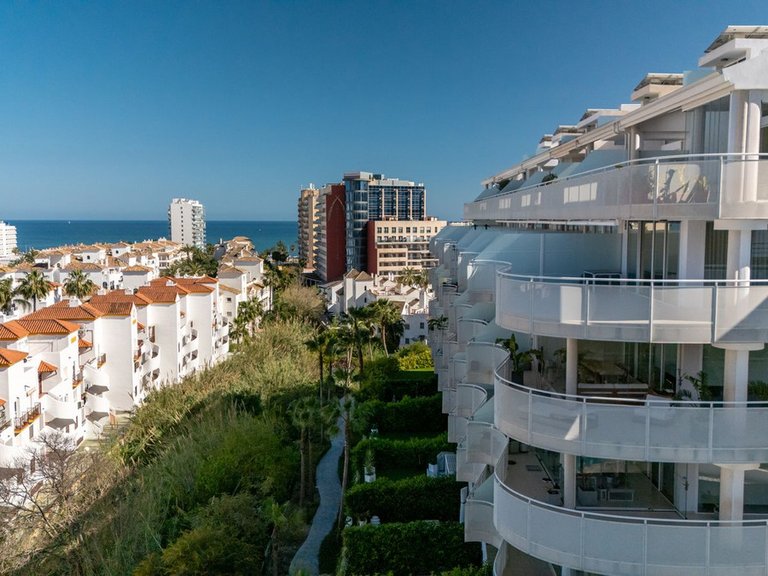 Apartment for Sale in Benalmadena Costa, Malaga 32